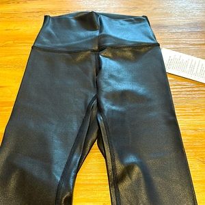 NWT Lululemon wunder under tight 28” shine
